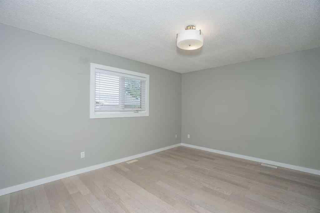 MLS® A2245236 - 8221 102 Avenue  in Saddleback Ridge Peace River, Residential