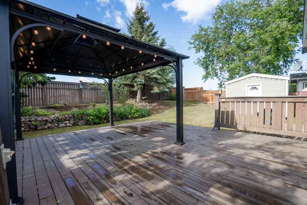 MLS® A2245236 - 8221 102 Avenue  in Saddleback Ridge Peace River, Residential