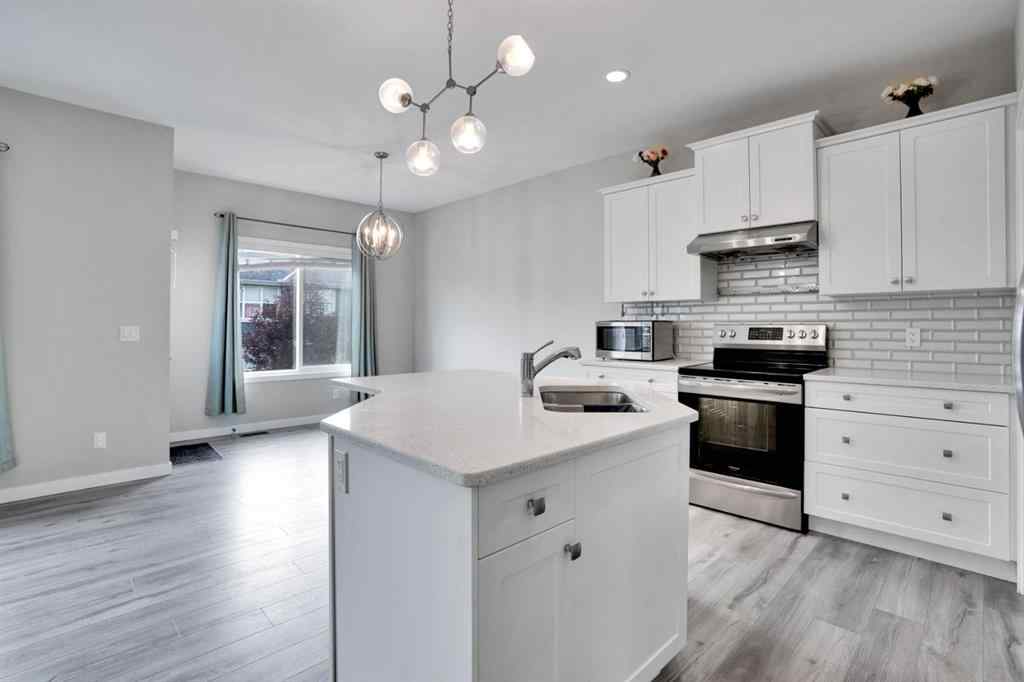 MLS® A2245250 - 21 Kingsbury Close SE in Kings Heights Airdrie, Residential