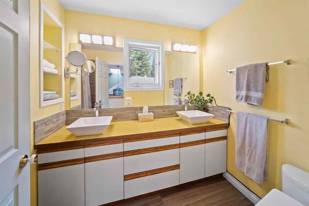 MLS® A2245255 - 330 Canyon Close  in Cougar Creek Canmore, Residential