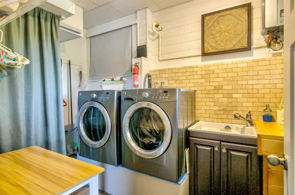 MLS® A2245263 - 506 1 Street  in NONE Rural Pincher Creek No. 9, M.D. of, Residential