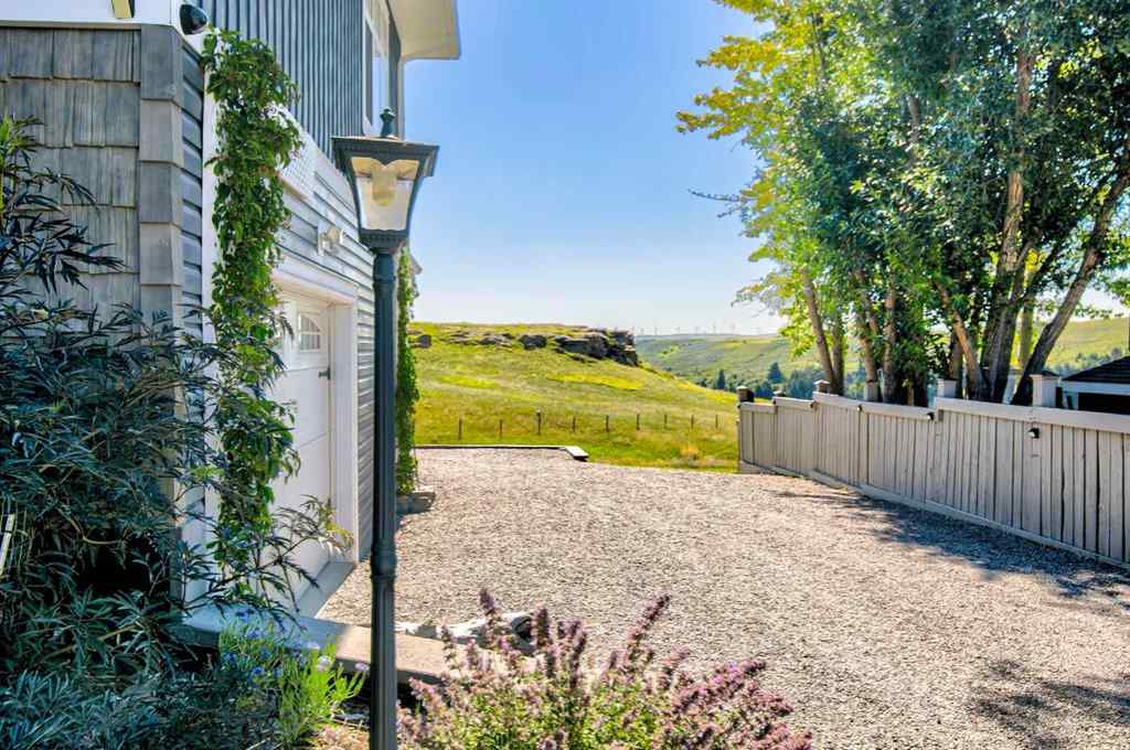 MLS® A2245263 - 506 1 Street  in NONE Rural Pincher Creek No. 9, M.D. of, Residential