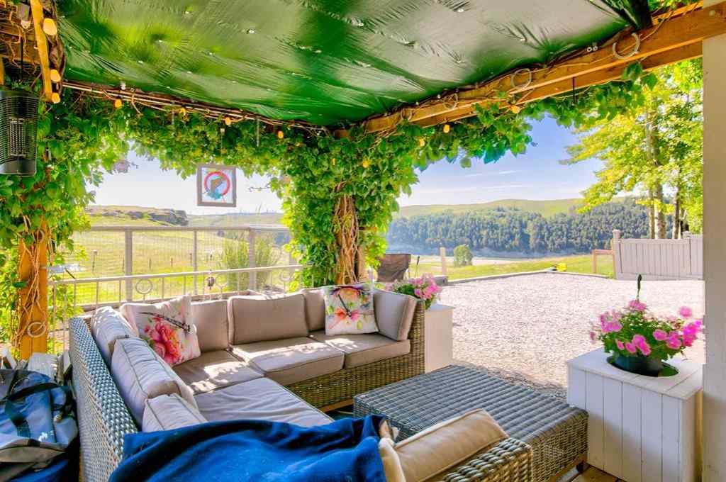 MLS® A2245263 - 506 1 Street  in NONE Rural Pincher Creek No. 9, M.D. of, Residential