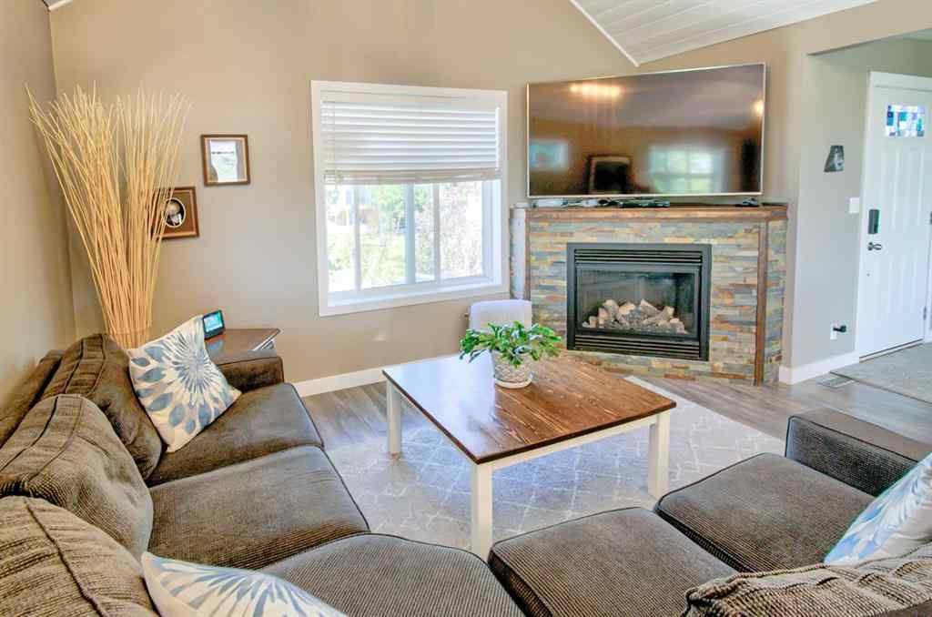 MLS® A2245263 - 506 1 Street  in NONE Rural Pincher Creek No. 9, M.D. of, Residential