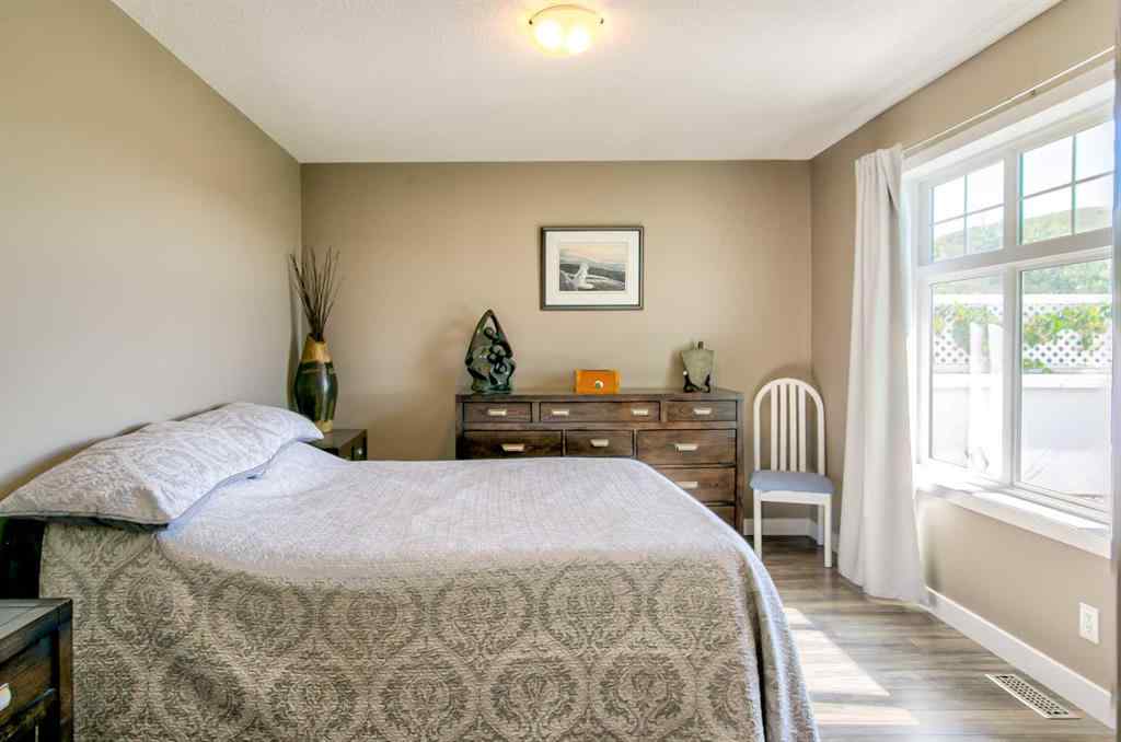 MLS® A2245263 - 506 1 Street  in NONE Rural Pincher Creek No. 9, M.D. of, Residential