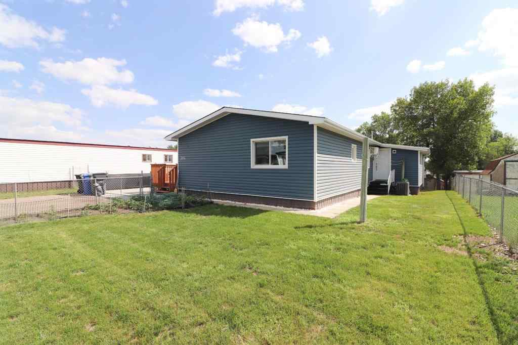 MLS® A2245266 - 304 Fleet Street SW in SW Hill Medicine Hat, Residential