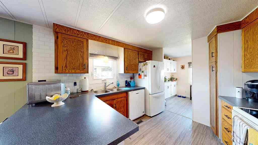 MLS® A2245266 - 304 Fleet Street SW in SW Hill Medicine Hat, Residential