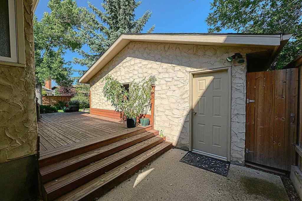 MLS® A2245281 - 84 Sunmount Close SE in Sundance Calgary, Residential