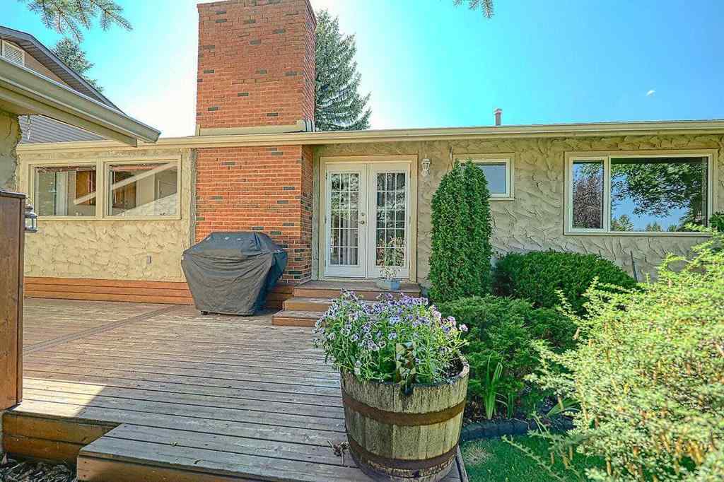 MLS® A2245281 - 84 Sunmount Close SE in Sundance Calgary, Residential