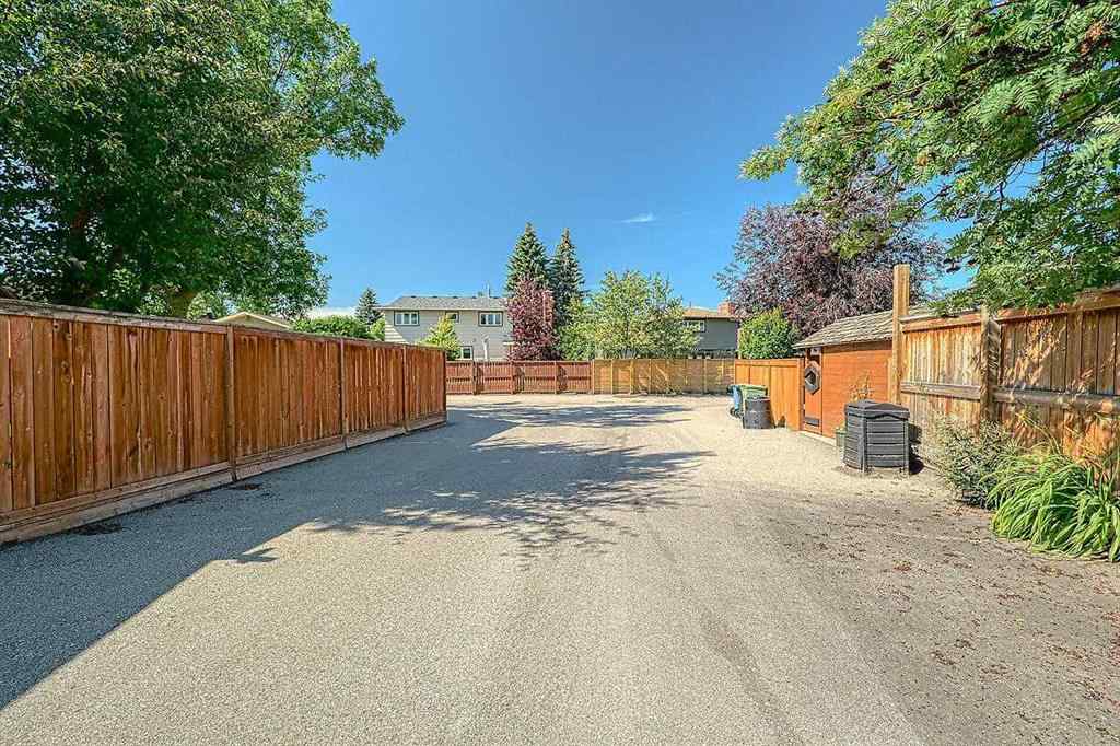 MLS® A2245281 - 84 Sunmount Close SE in Sundance Calgary, Residential