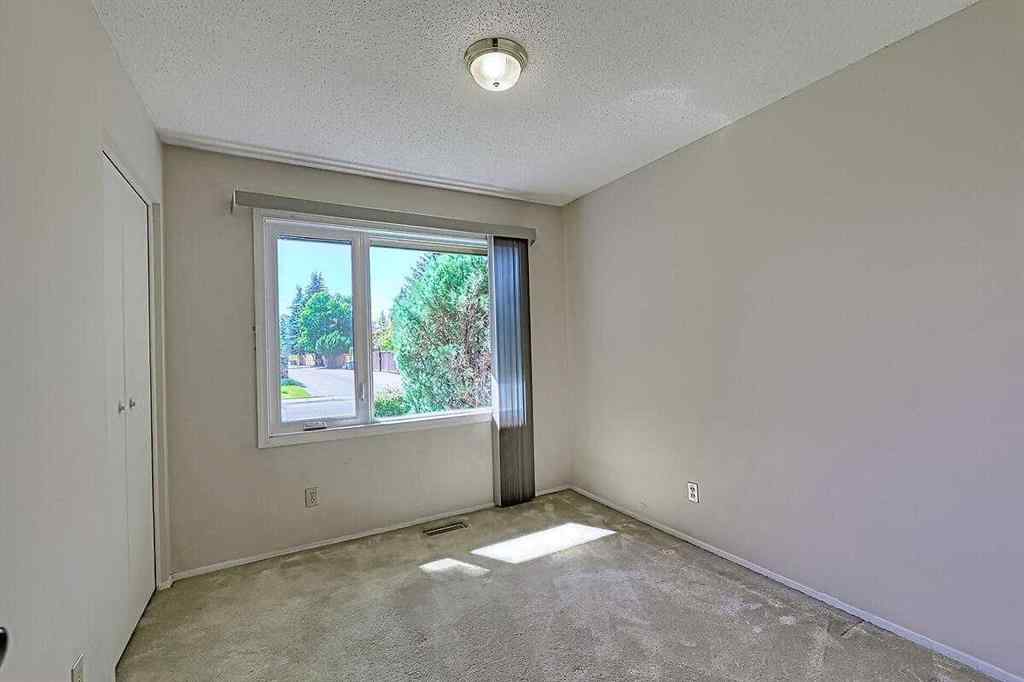 MLS® A2245281 - 84 Sunmount Close SE in Sundance Calgary, Residential