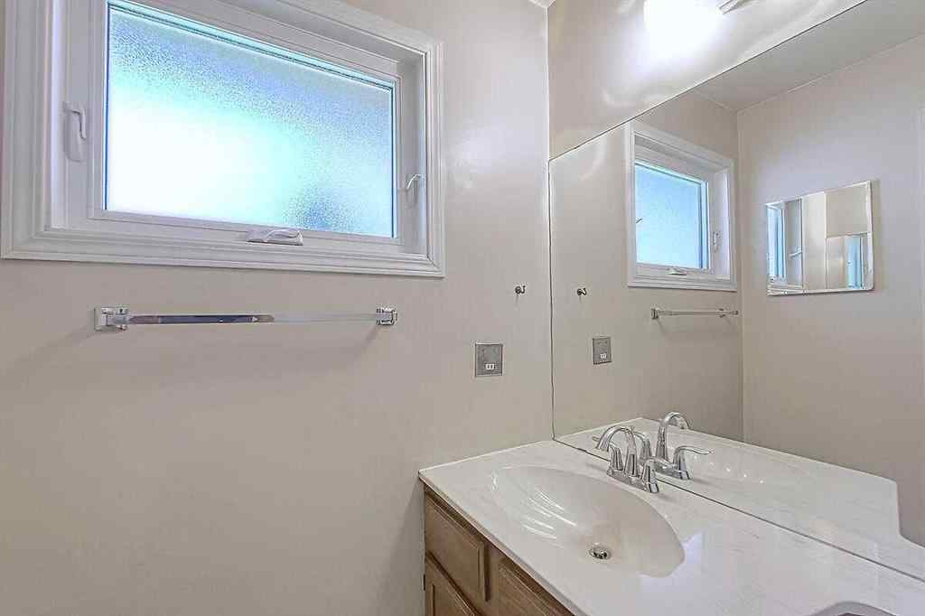 MLS® A2245281 - 84 Sunmount Close SE in Sundance Calgary, Residential