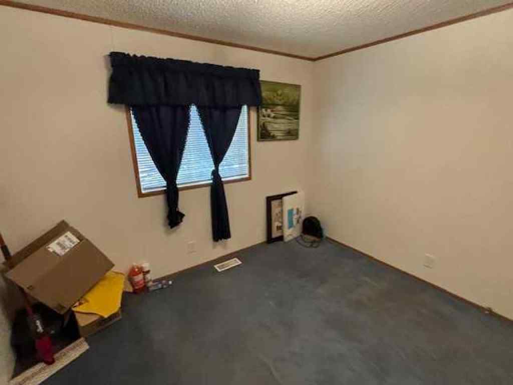 MLS® A2245292 - 4617 53 Avenue  in NONE Grimshaw, Residential