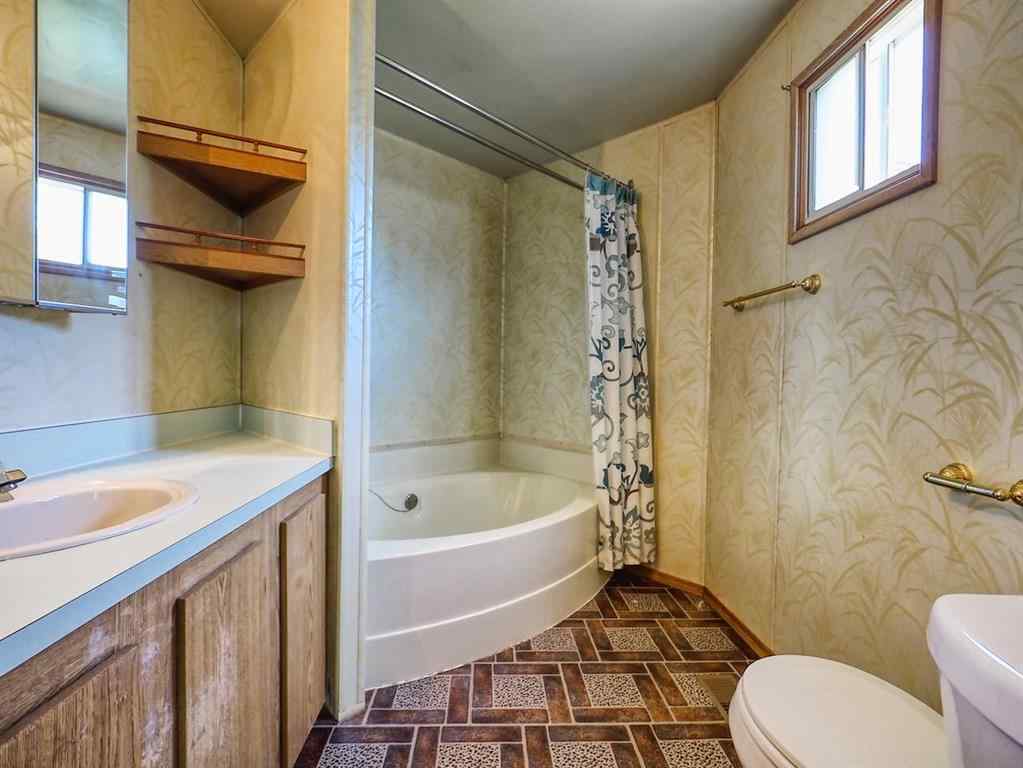 MLS® A2245295 - 1 Torrington Mobile Home Park  in NONE Torrington, Mobile
