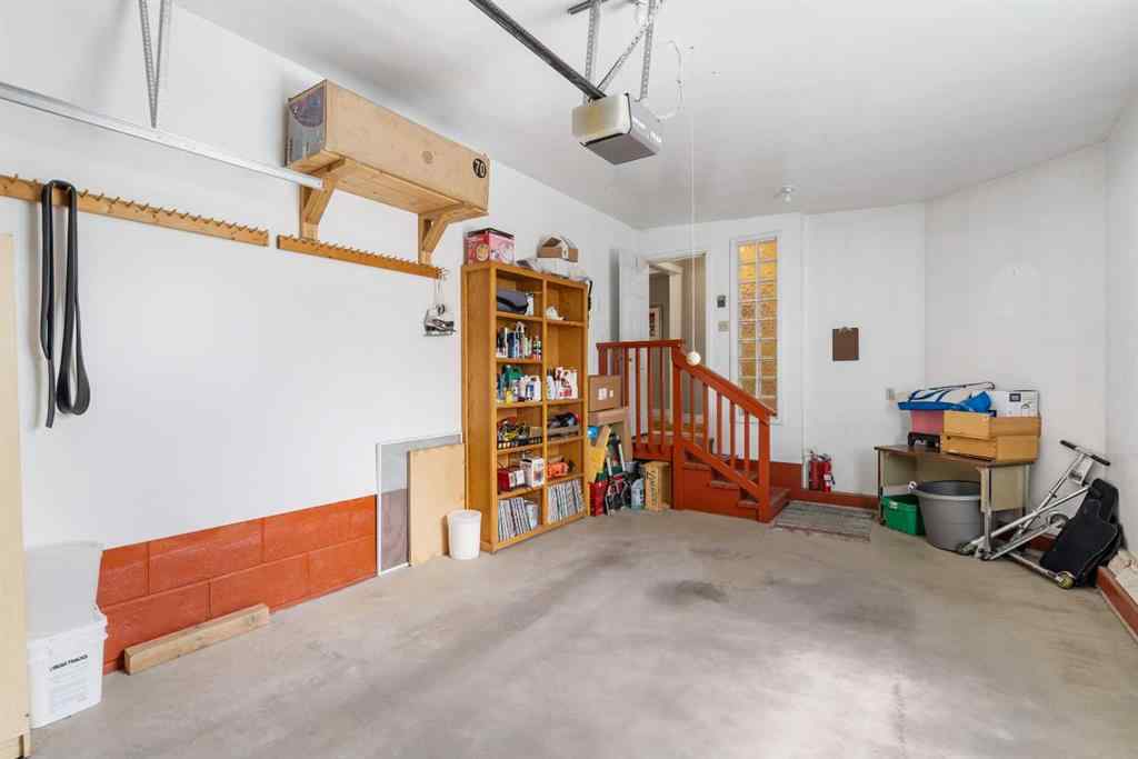 MLS® A2245296 - 4440 Brentwood Green NW in Brentwood Calgary, Residential