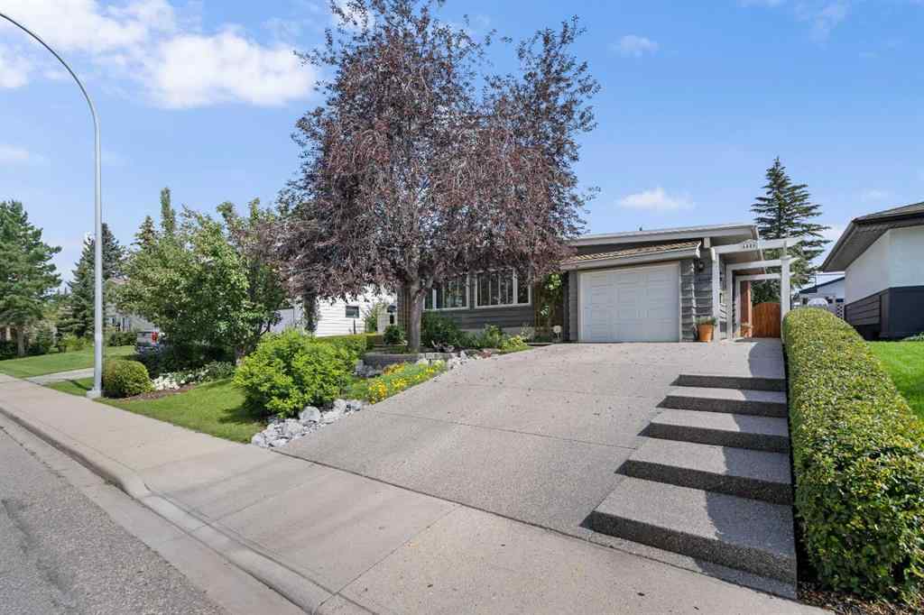 MLS® A2245296 - 4440 Brentwood Green NW in Brentwood Calgary, Residential