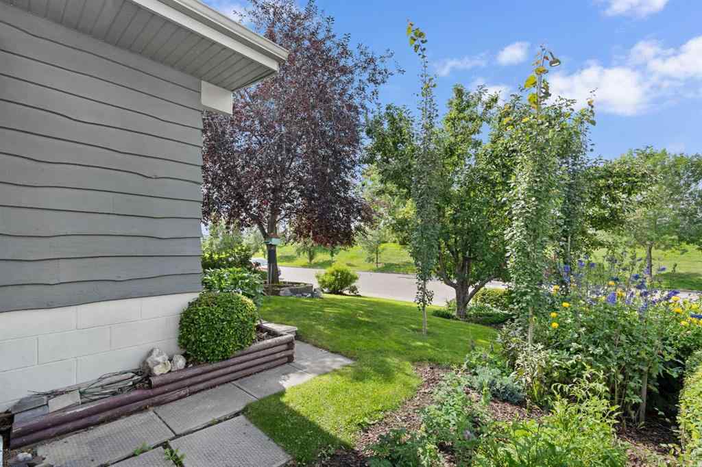 MLS® A2245296 - 4440 Brentwood Green NW in Brentwood Calgary, Residential