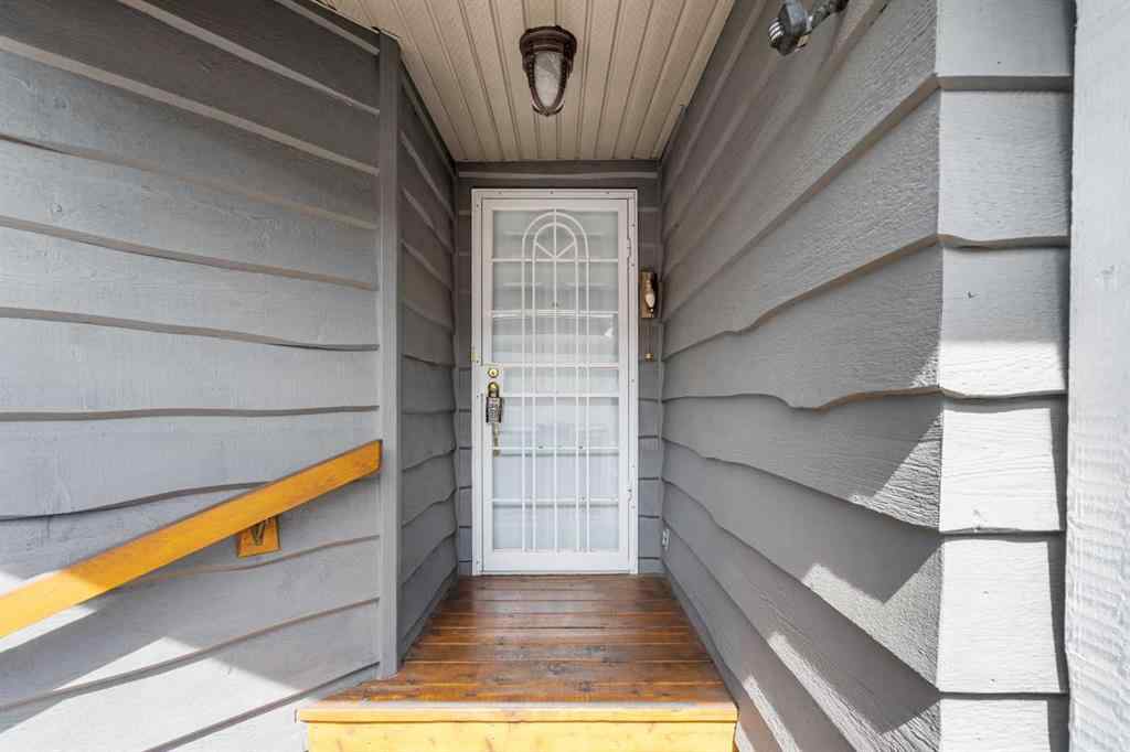 MLS® A2245296 - 4440 Brentwood Green NW in Brentwood Calgary, Residential