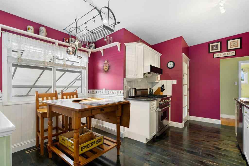 MLS® A2245296 - 4440 Brentwood Green NW in Brentwood Calgary, Residential