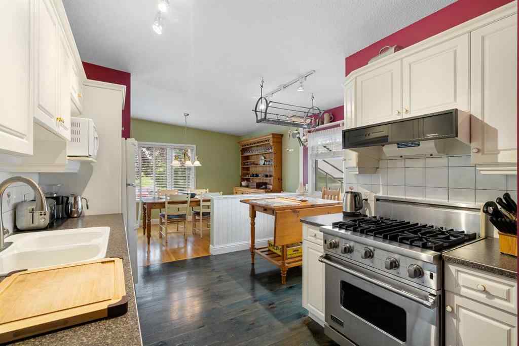 MLS® A2245296 - 4440 Brentwood Green NW in Brentwood Calgary, Residential
