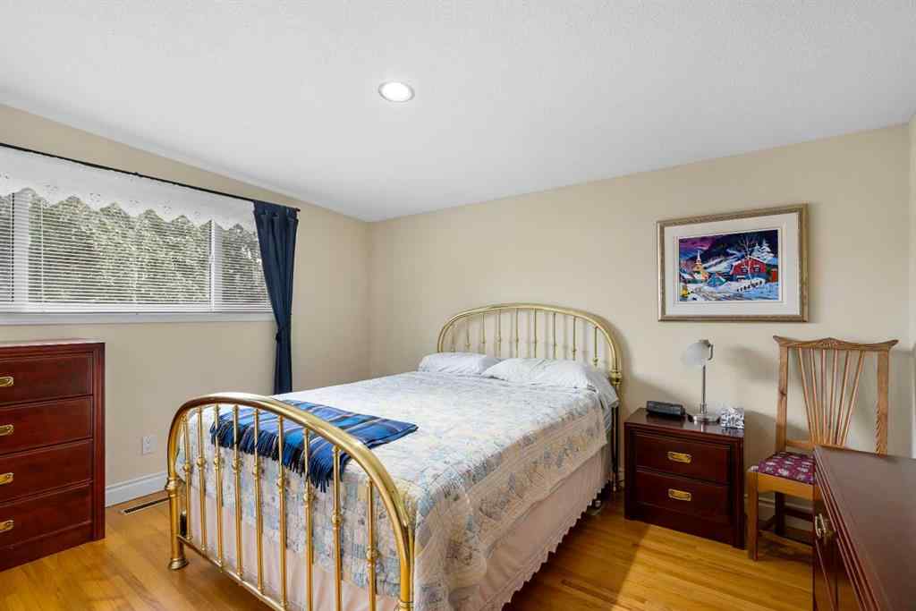 MLS® A2245296 - 4440 Brentwood Green NW in Brentwood Calgary, Residential