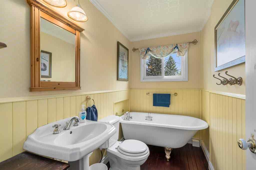 MLS® A2245296 - 4440 Brentwood Green NW in Brentwood Calgary, Residential