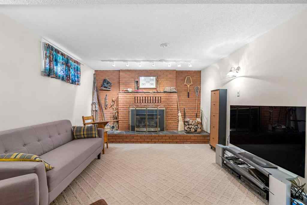 MLS® A2245296 - 4440 Brentwood Green NW in Brentwood Calgary, Residential