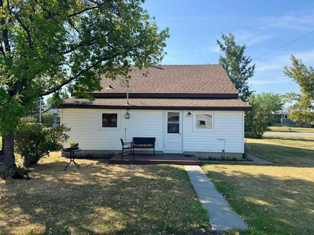 MLS® A2245305 - 210 3 Avenue N.E.   in NONE McLennan, Residential