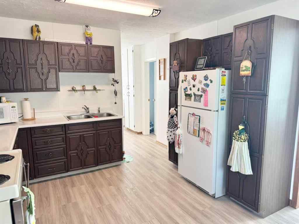 MLS® A2245305 - 210 3 Avenue N.E.   in NONE McLennan, Residential