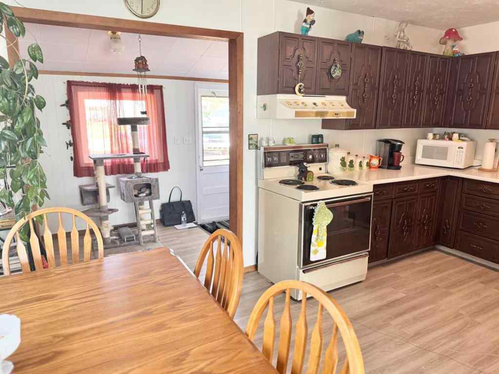 MLS® A2245305 - 210 3 Avenue N.E.   in NONE McLennan, Residential