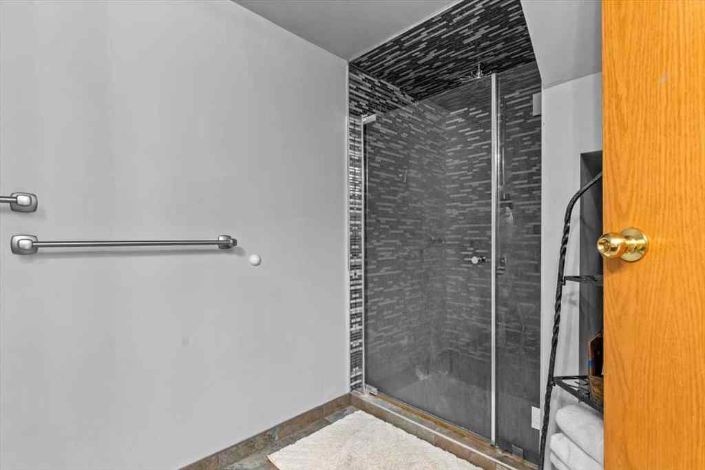 MLS® A2245315 - 88 Sundown Green SE in Sundance Calgary, Residential