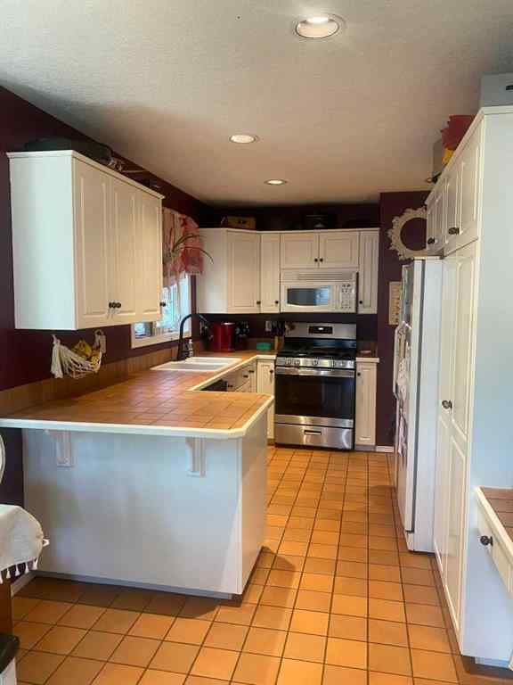 MLS® A2245338 - 10411 109 Avenue  in NONE High Level, Residential