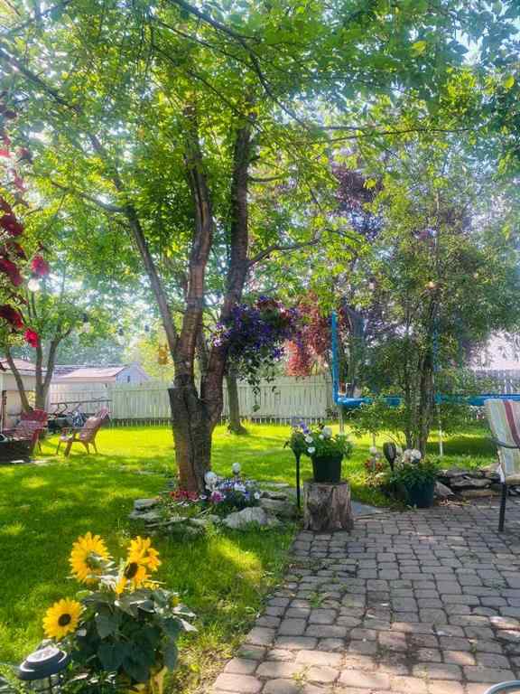 MLS® A2245338 - 10411 109 Avenue  in NONE High Level, Residential
