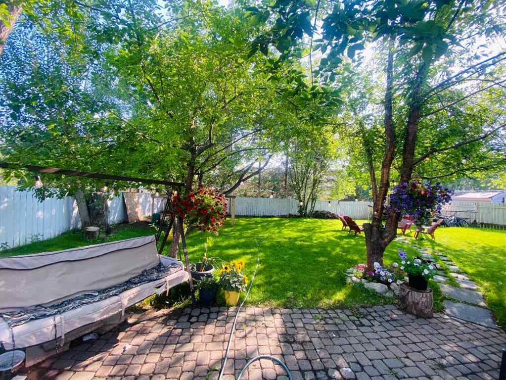 MLS® A2245338 - 10411 109 Avenue  in NONE High Level, Residential