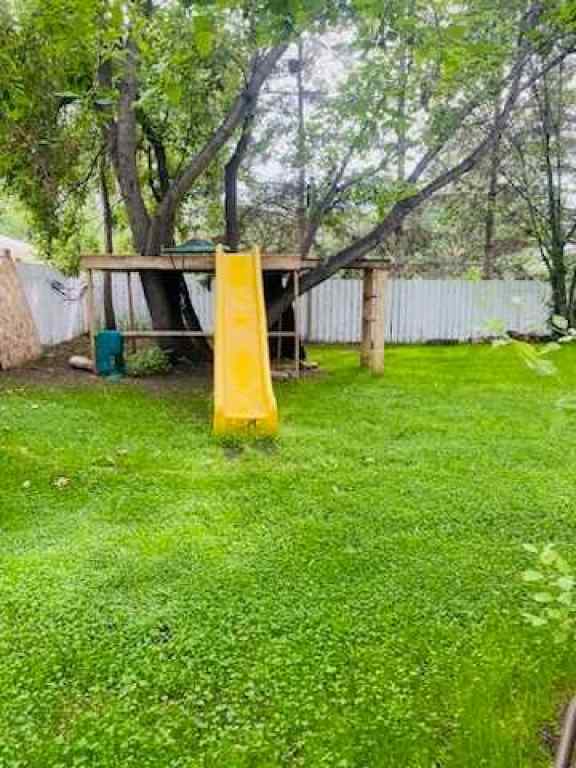 MLS® A2245338 - 10411 109 Avenue  in NONE High Level, Residential