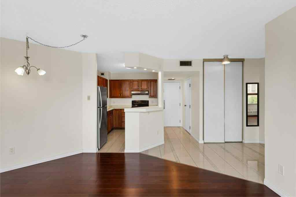 MLS® A2245343 - Unit #402 1202 13 Avenue SW in Beltline Calgary, Residential