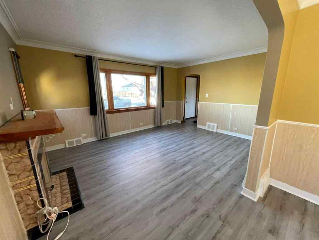 MLS® A2245352 - 405 15 Avenue NE in Renfrew Calgary, Residential