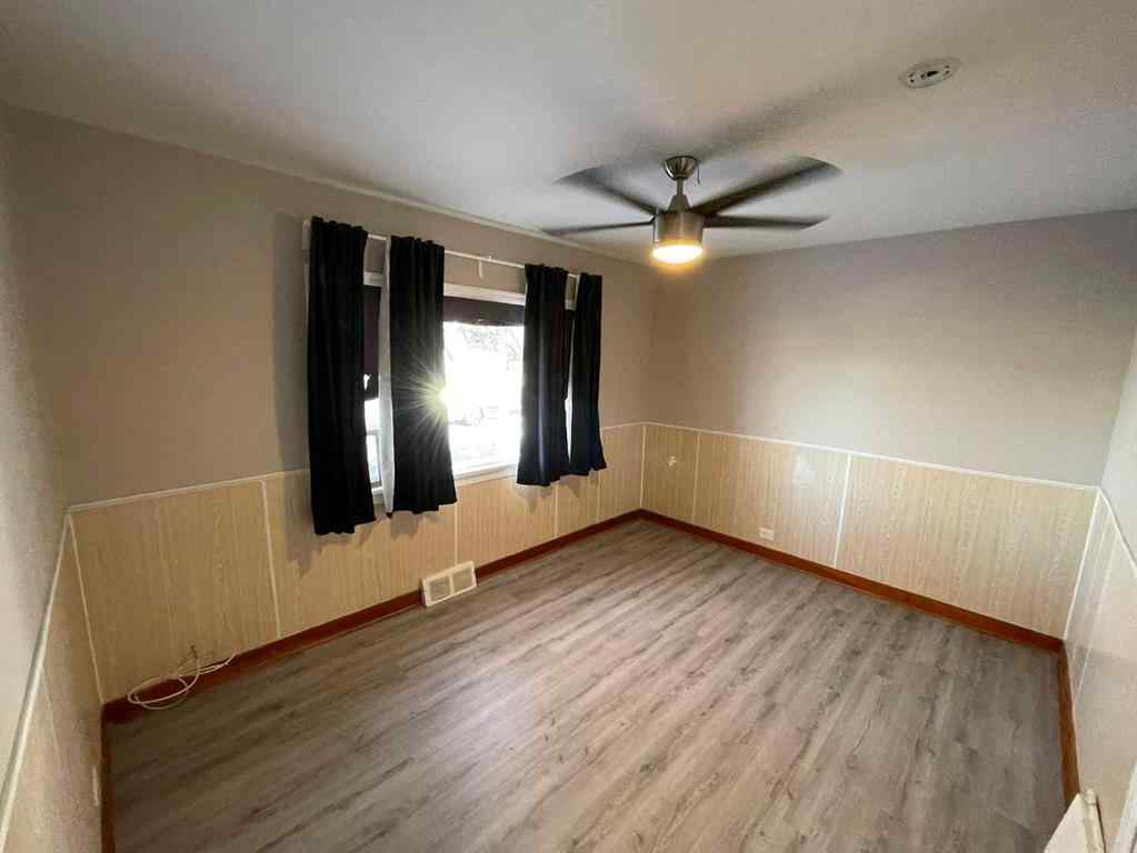 MLS® A2245352 - 405 15 Avenue NE in Renfrew Calgary, Residential