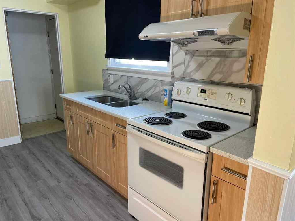 MLS® A2245352 - 405 15 Avenue NE in Renfrew Calgary, Residential