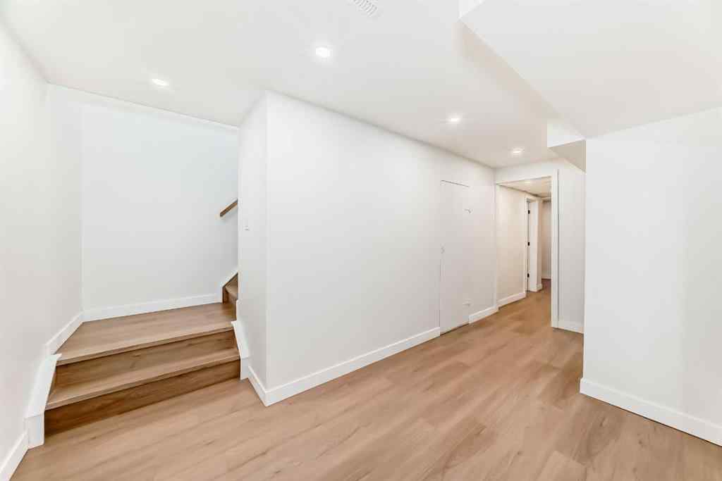 MLS® A2245367 - 4020 Varsity Drive NW in Varsity Calgary, Residential