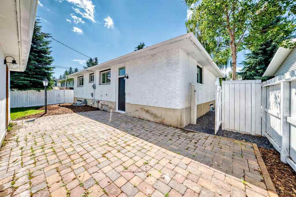 MLS® A2245367 - 4020 Varsity Drive NW in Varsity Calgary, Residential