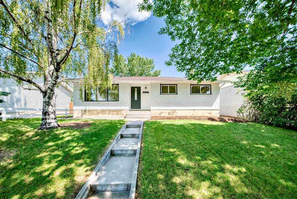 MLS® A2245367 - 4020 Varsity Drive NW in Varsity Calgary, Residential
