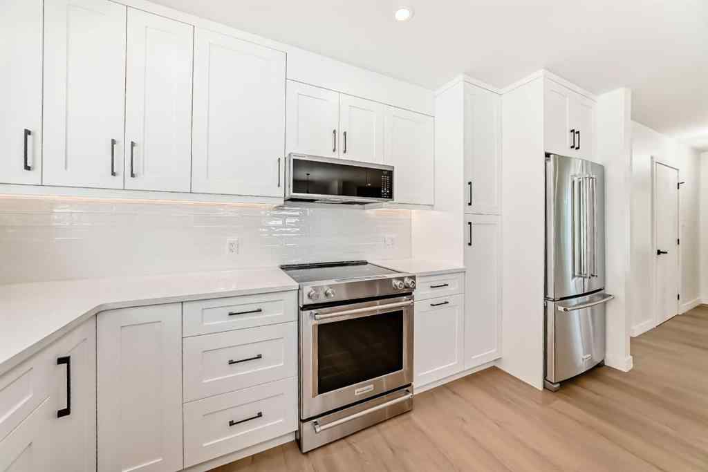 MLS® A2245367 - 4020 Varsity Drive NW in Varsity Calgary, Residential
