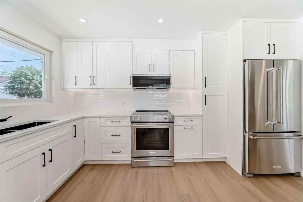 MLS® A2245367 - 4020 Varsity Drive NW in Varsity Calgary, Residential