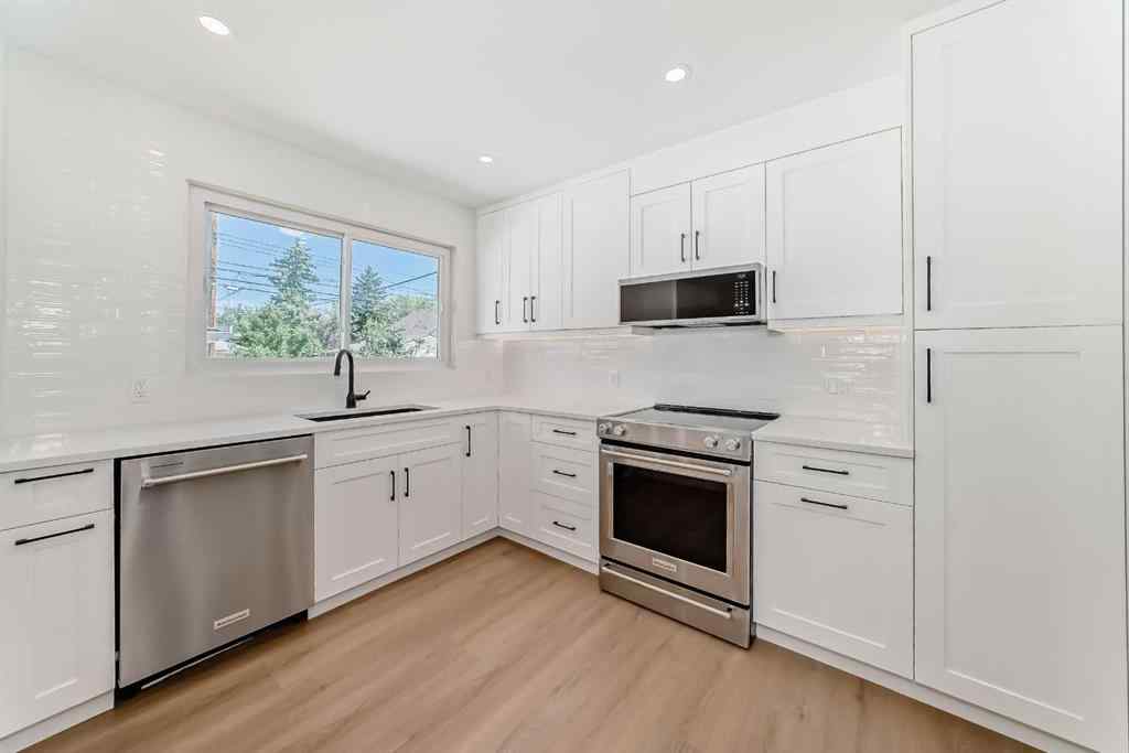 MLS® A2245367 - 4020 Varsity Drive NW in Varsity Calgary, Residential