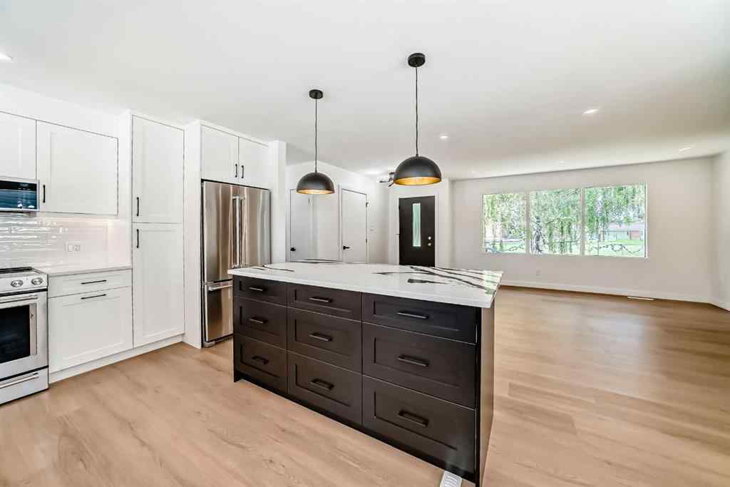 MLS® A2245367 - 4020 Varsity Drive NW in Varsity Calgary, Residential