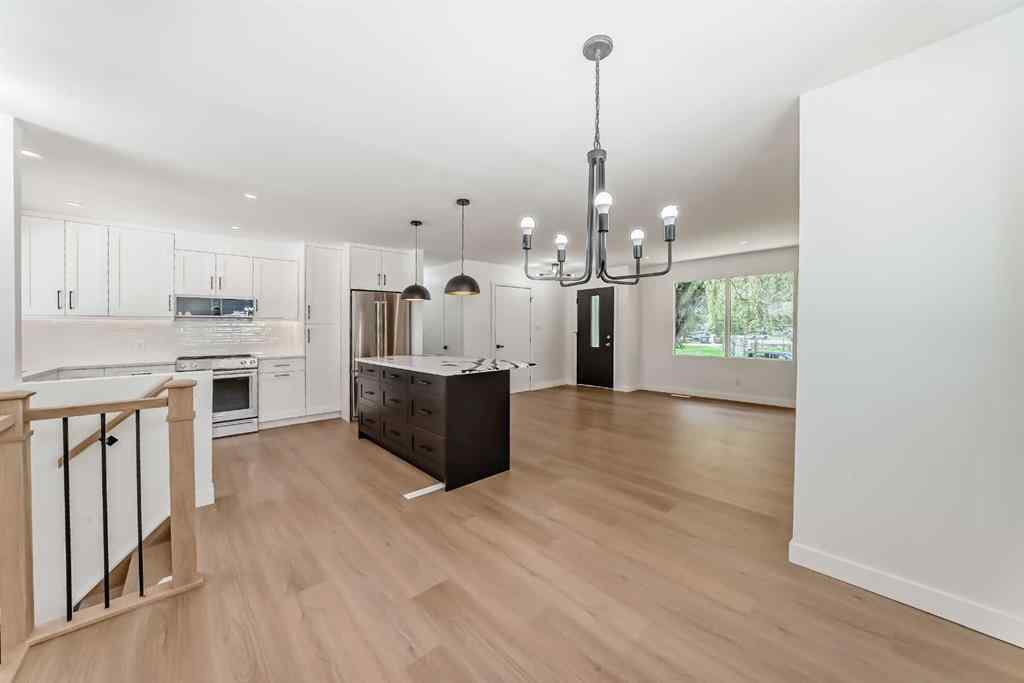 MLS® A2245367 - 4020 Varsity Drive NW in Varsity Calgary, Residential