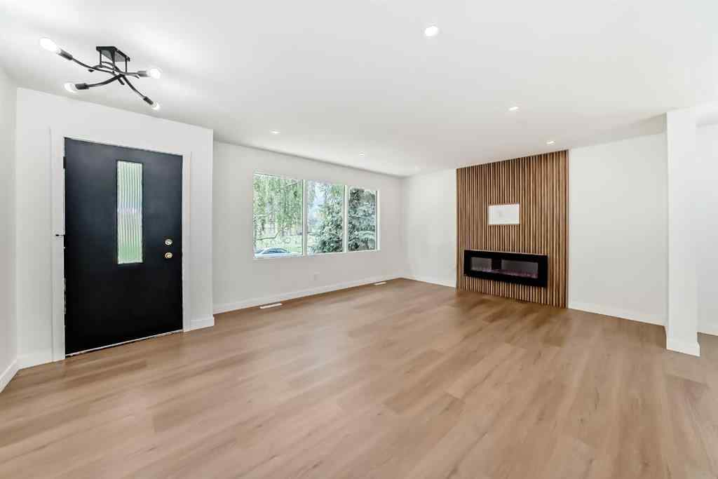 MLS® A2245367 - 4020 Varsity Drive NW in Varsity Calgary, Residential