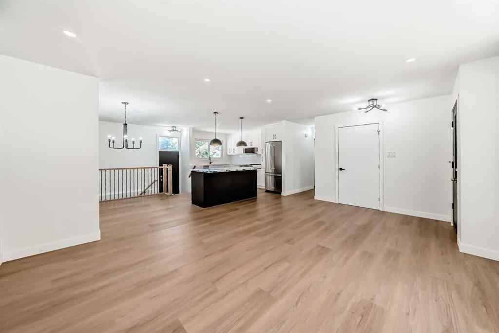 MLS® A2245367 - 4020 Varsity Drive NW in Varsity Calgary, Residential