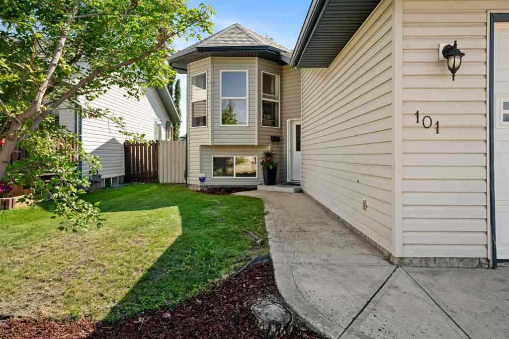 MLS® A2245370 - 101 Laurel Close  in Laurel Blackfalds, Residential